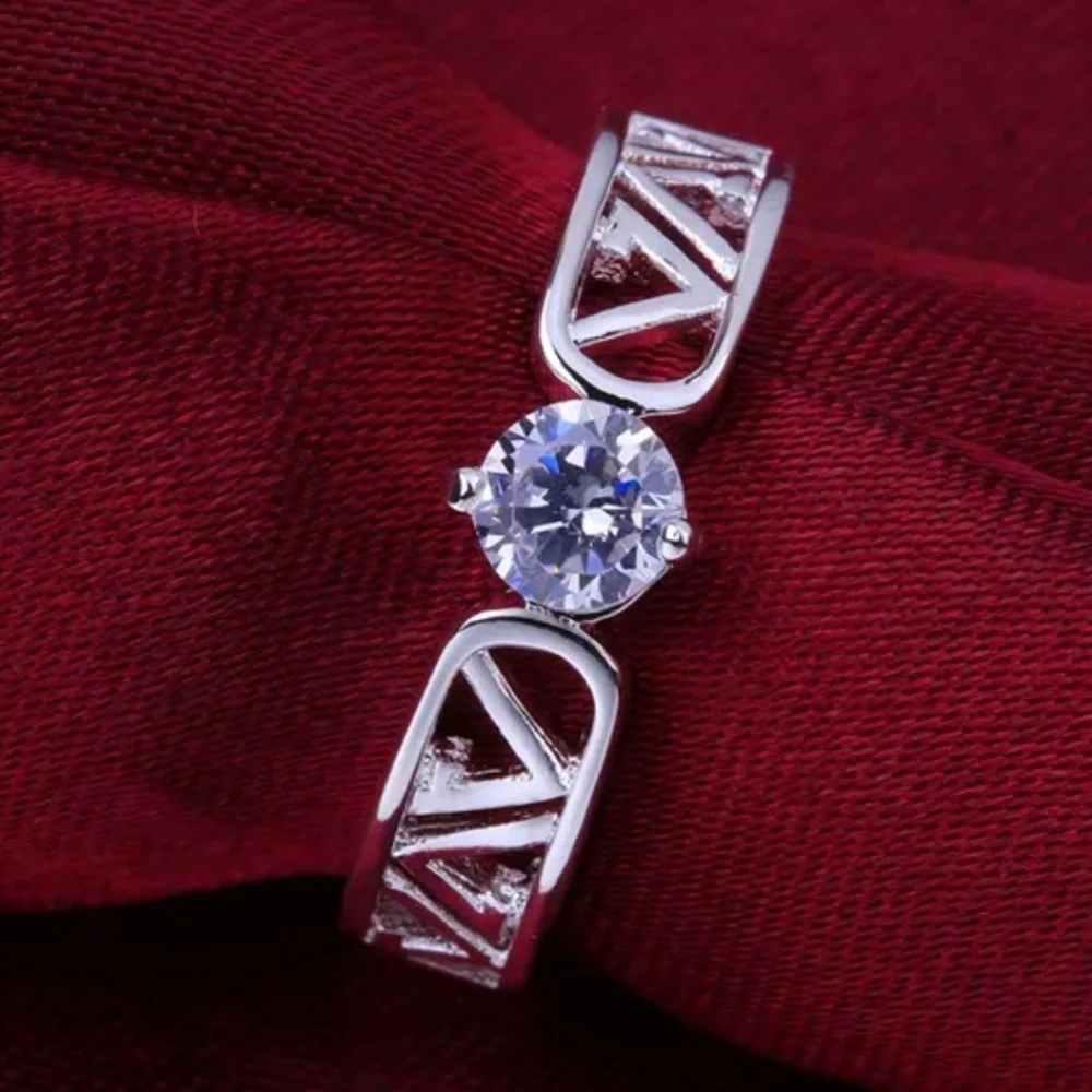 Stunning 925 Silver Unisex Ring Sz 9
